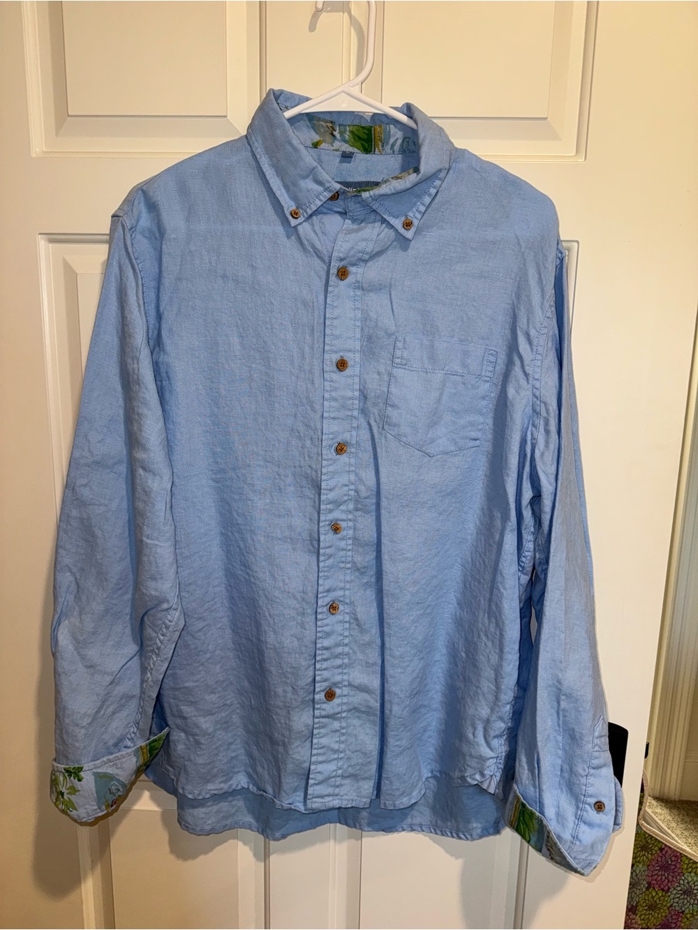 Men's Casual Light Blue Button-Down Shirt with Contrast Cuffs